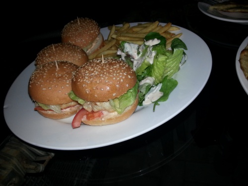 mini burger @ la cafe - Bahrain