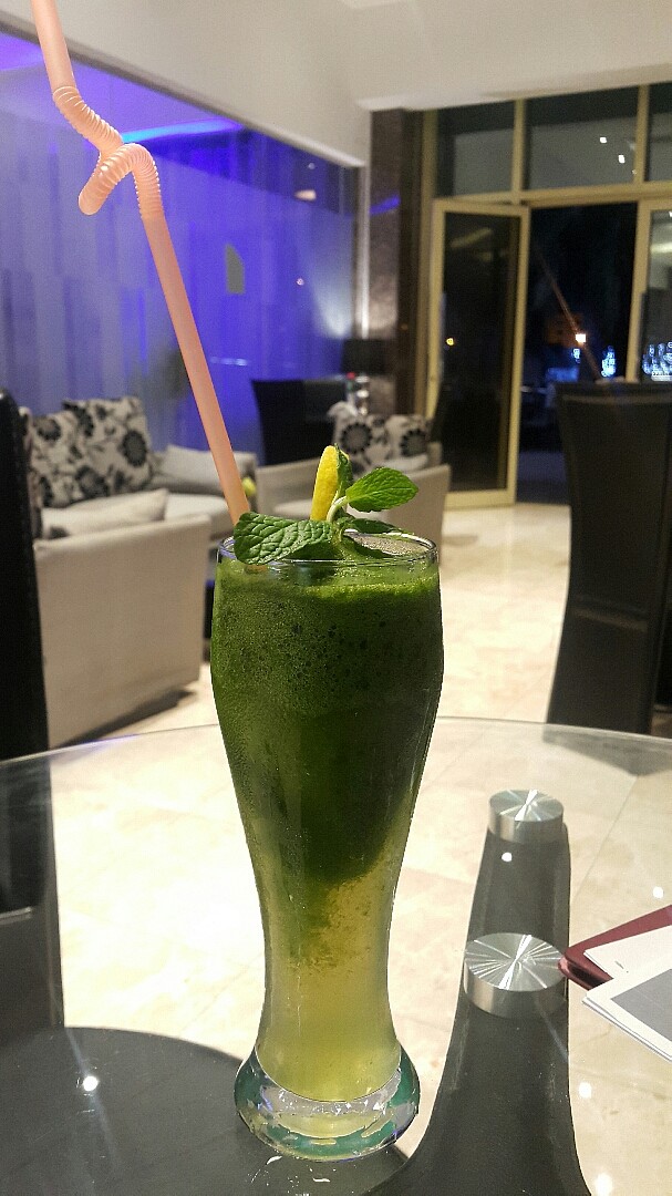 Fresh juice 🍹& friendly staff @ le dinizio cafe - البحرين