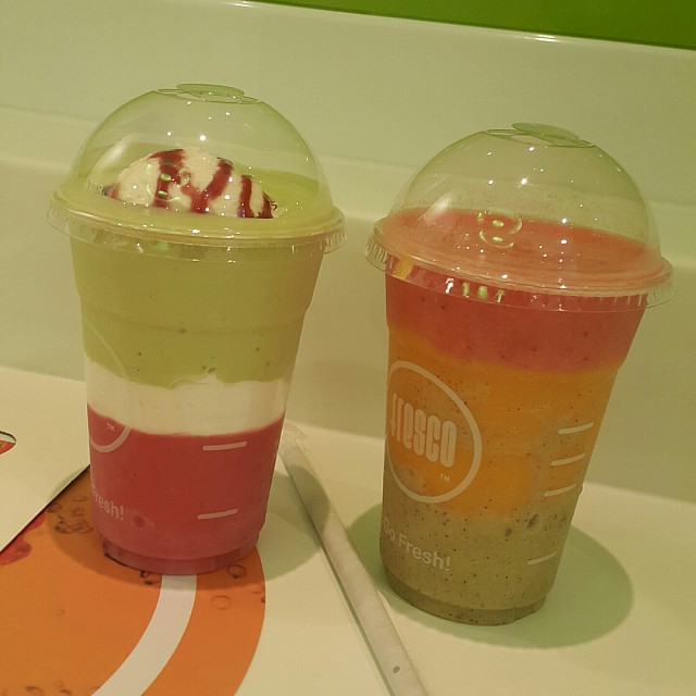 The left one is a couple smoothie which tastes really good. The right one is a Rainbow smoothie. Although all layers are made from fresh fruits the combination didn't please me well. The top layer is strawberry and the bottom layer is kiwi, which both made the shake a bit sour and uncomfortable to drink.