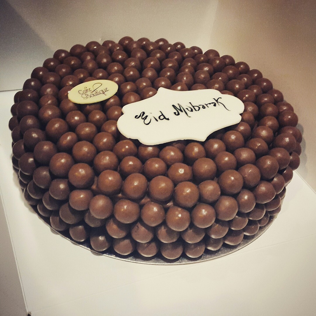 The Decedent Maltesers Cake 🎂 Eid Mubarak @ كيك بوتيك - البحرين