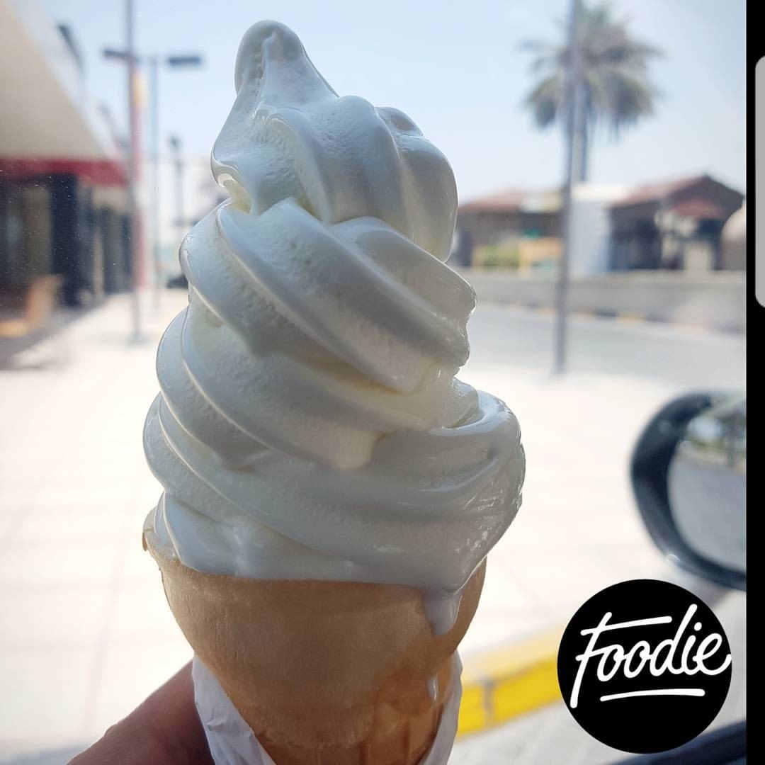 ☄
~ Dish: Vanilla icecream cone 🍦
~ Place: @Mcdonaldsbahrain
~ Price: 0.1 BD
~ Rate: 10/10
رخيييص وقووووي ، لذيذذذ باااارد يسرسح .. البسكوت هششش 😋☉
يحتوي على 200 سعرة حرارية و 23 جم كارب 💣
  @ ماكدونالدز - البحرين