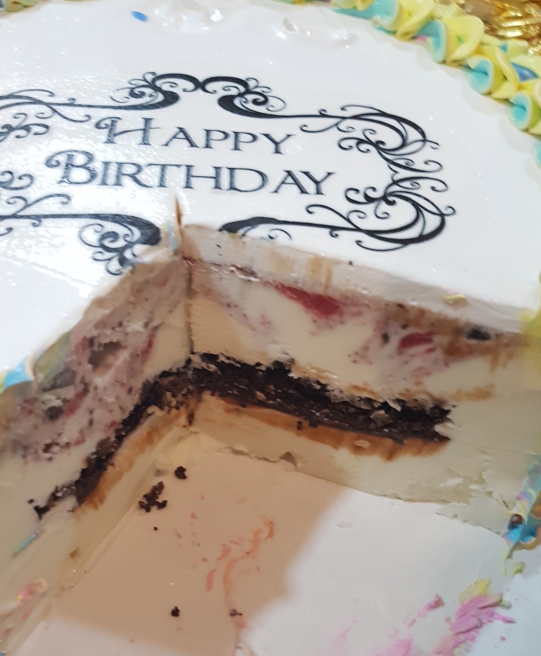 Oreo & strawberry 
#birthday_cake #icecream @ Dairy Queen (DQ) - Bahrain
