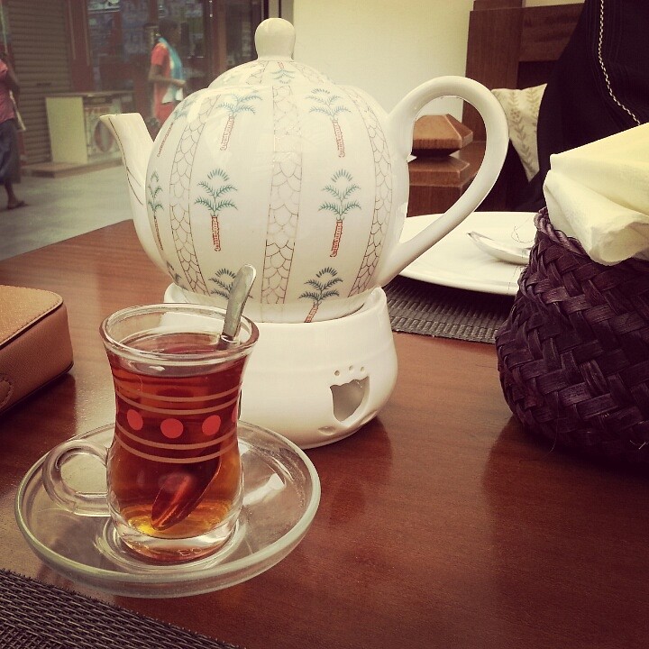 red tea @ مقهى نصيف - البحرين