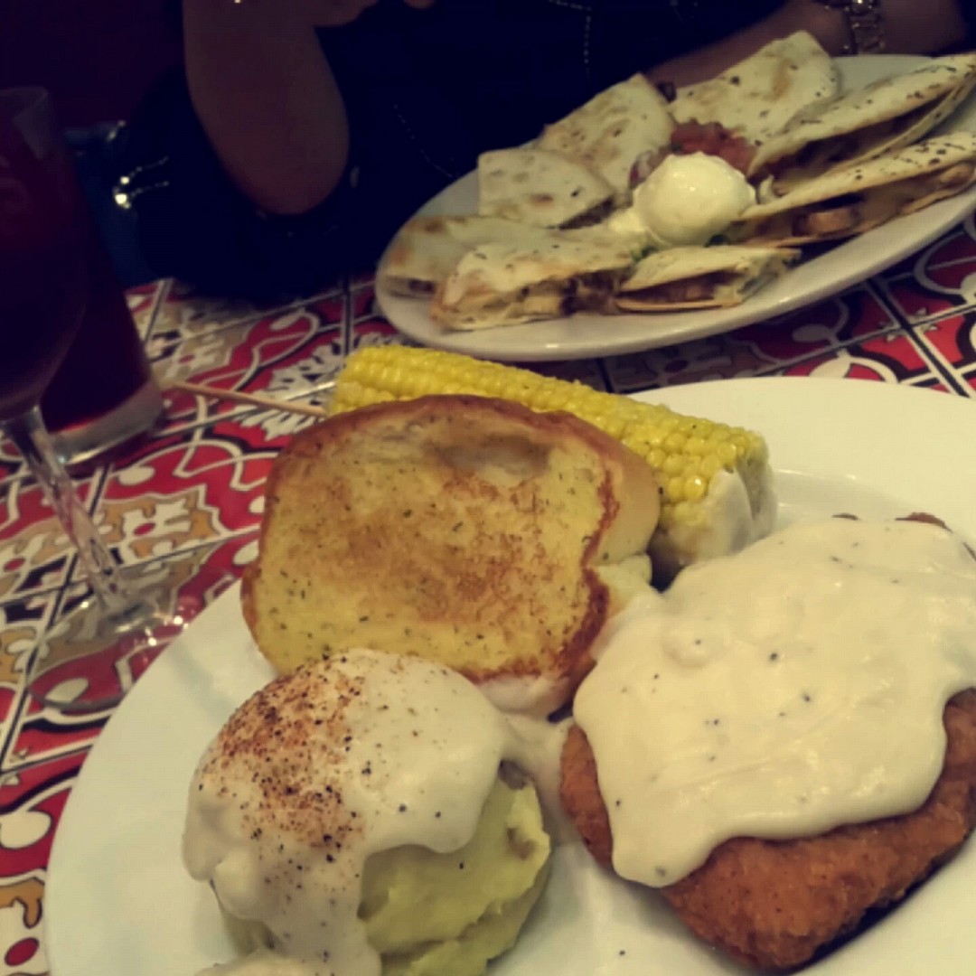 Country fried #chicken 😋 @ Chili's - Bahrain