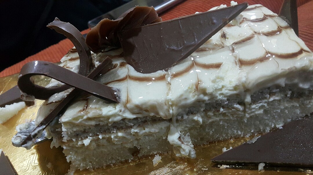 Try this cake, its very tasty @ مخابز وحلويات المنار - البحرين