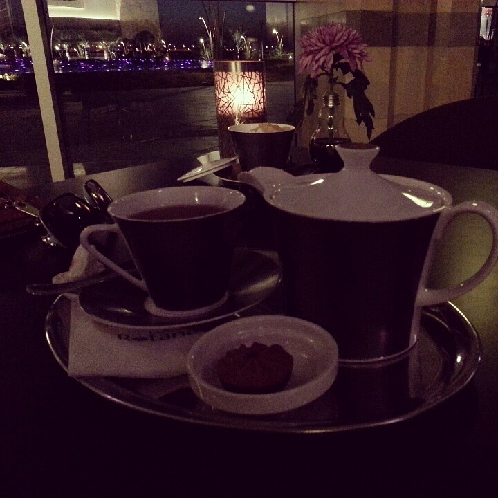 tea time @ The Gallery Lobby Lounge - Bahrain