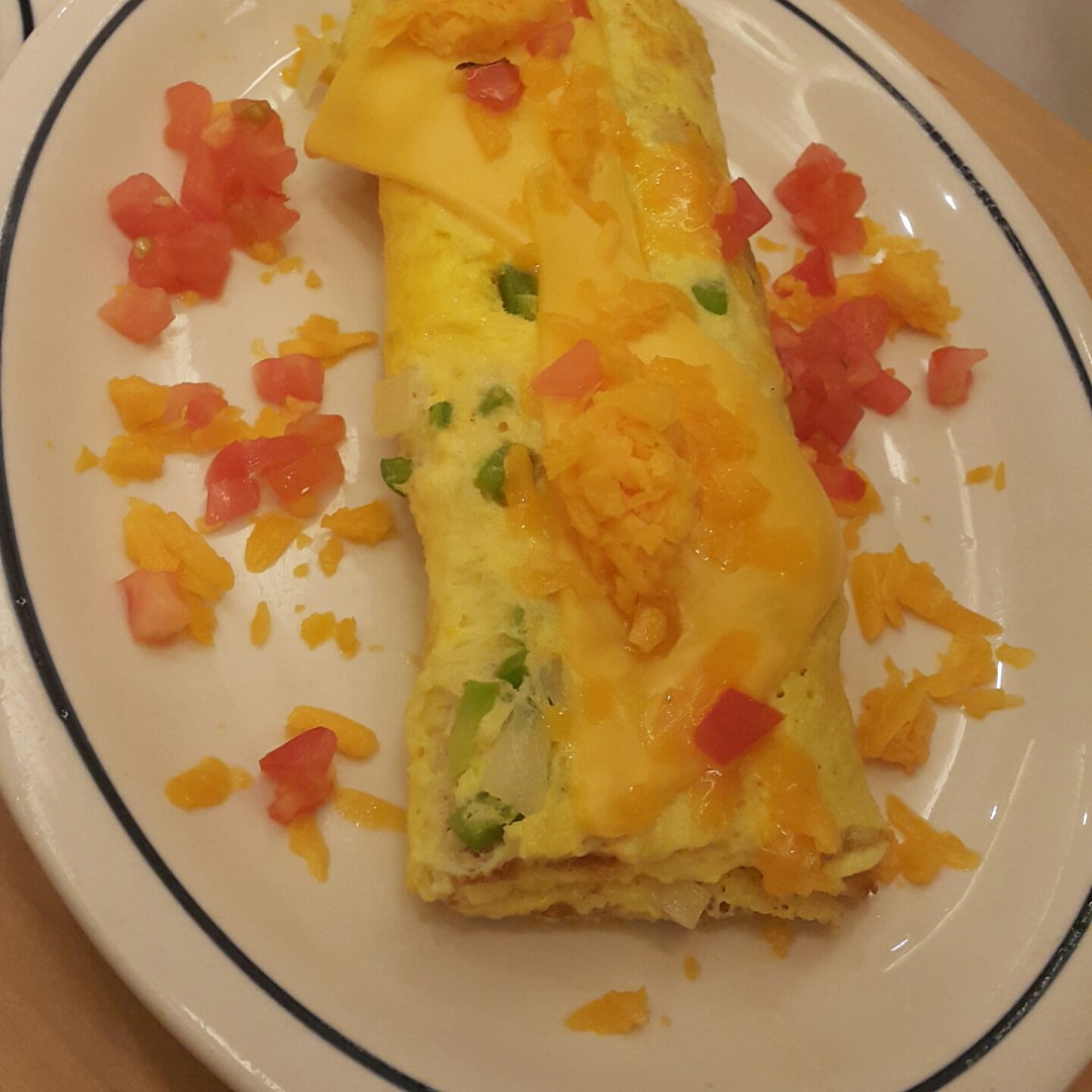 If you are not in diet they have tasty omelettes for breakfast but oily & heavy enough to forget about the lunch & dinner 😅
#breakfast #omlet @ IHOP - Bahrain