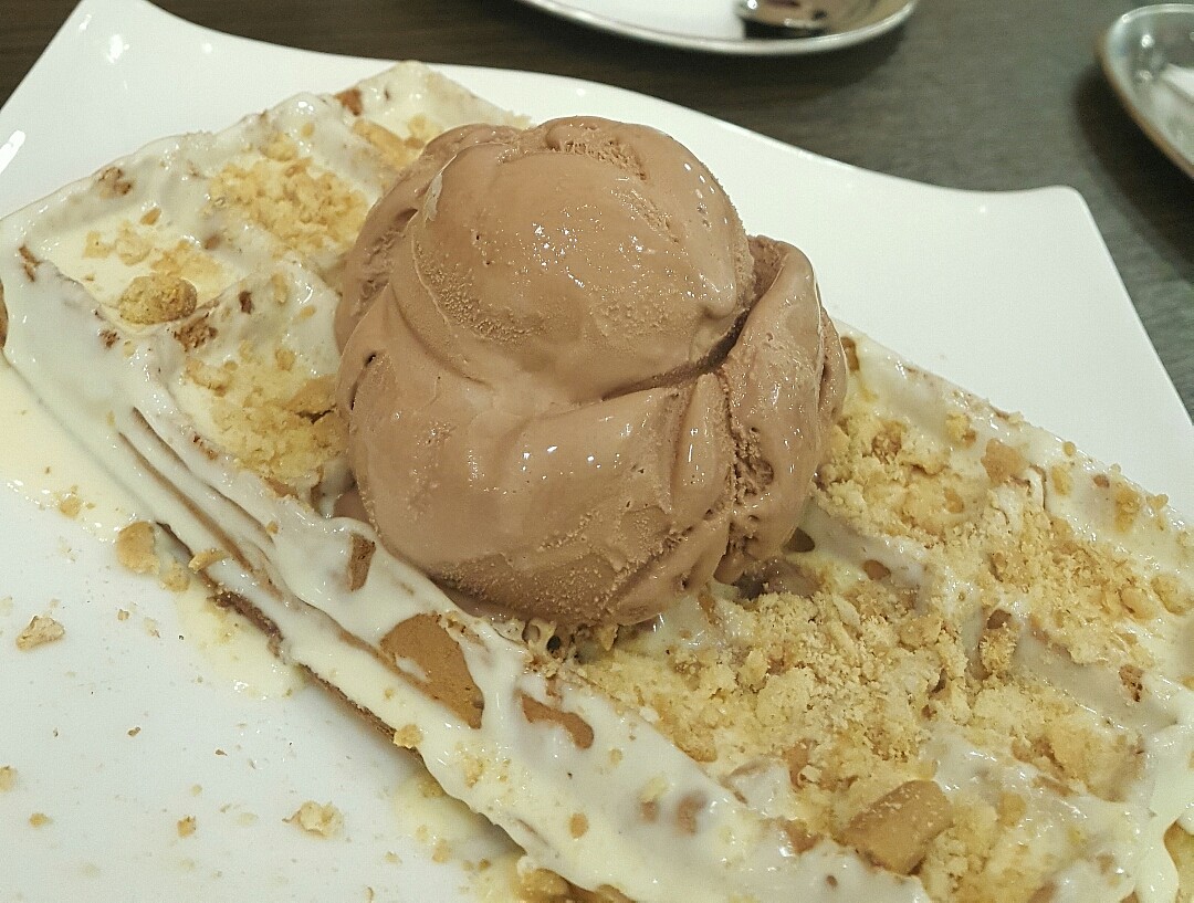 Yummmmy Digestive waffle 😋😋😋 @ سان ريمو كافيه - البحرين