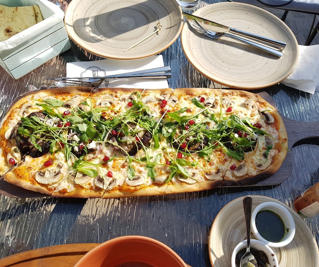 Thin crust, yummy veg pizza @ Florence La Maison Mediterraneenne - Bahrain