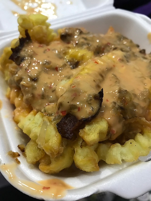Love the crazy fries with ambulance dare sauce instead of the 1000 island sauce.