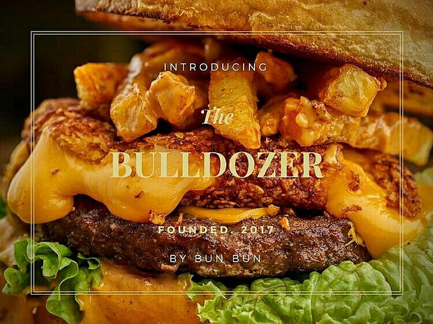 Bulldozer, is our new burger 😋
.
.
Receive a Bizioner loyalty point with your order 🏆🎁