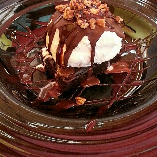 Chocolate brownie with ice cream