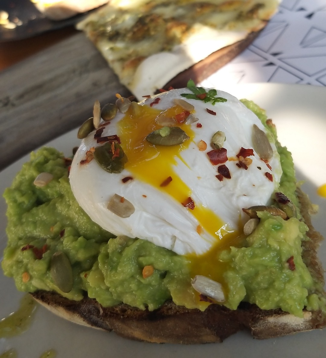 avo toast 👌🏻 @ Nomad Urban Eatery - Bahrain