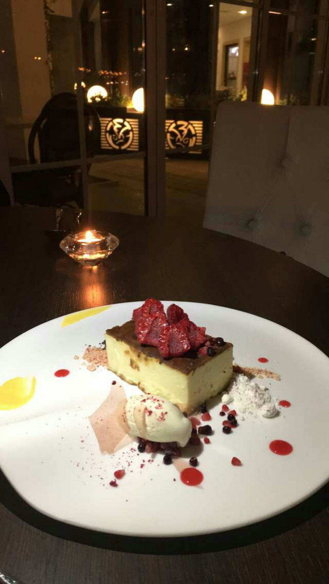 #raspberry #cheesecake @ The Cacao Lounge & Restaurant - البحرين