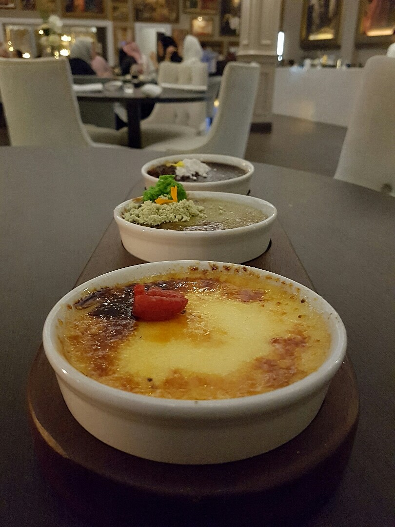 Crème brulé trio @ The Cacao Lounge & Restaurant - البحرين
