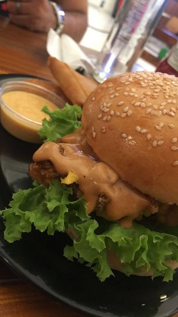 #Delicious #chickenburger @ Southside Restaurant - Bahrain