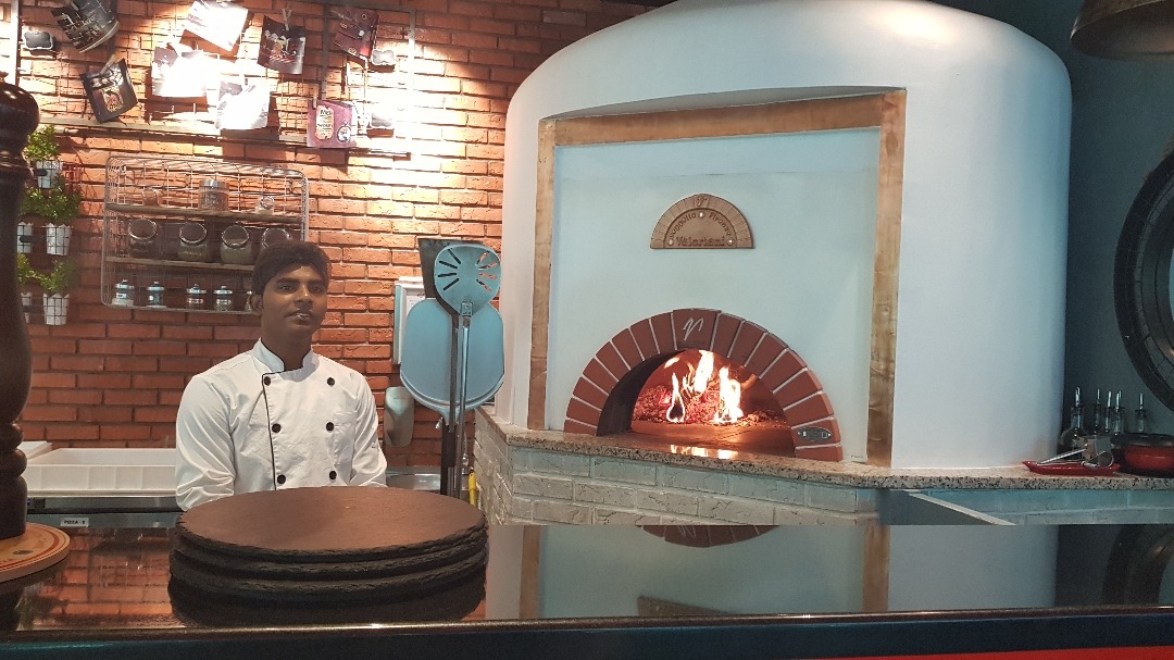 Pizza oven @ تویست كرافینغز - البحرين
