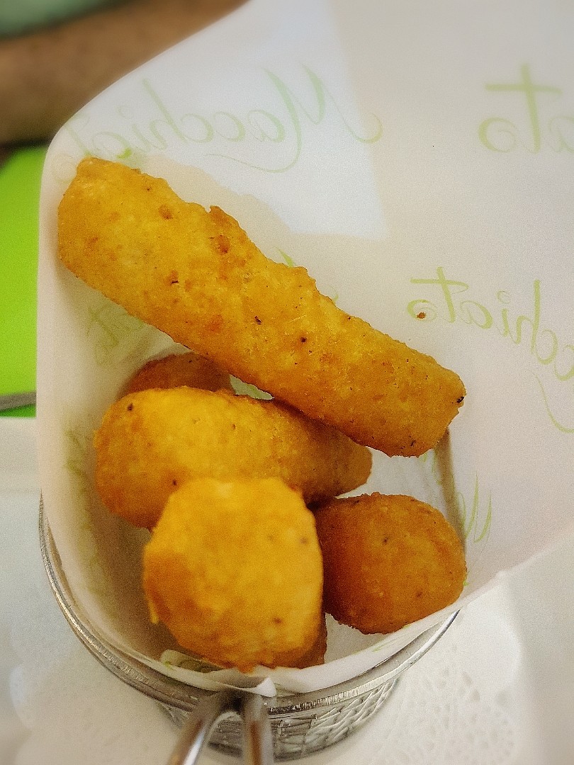 Mozzarella sticks 😍 @ Macchiato Cafe - Bahrain