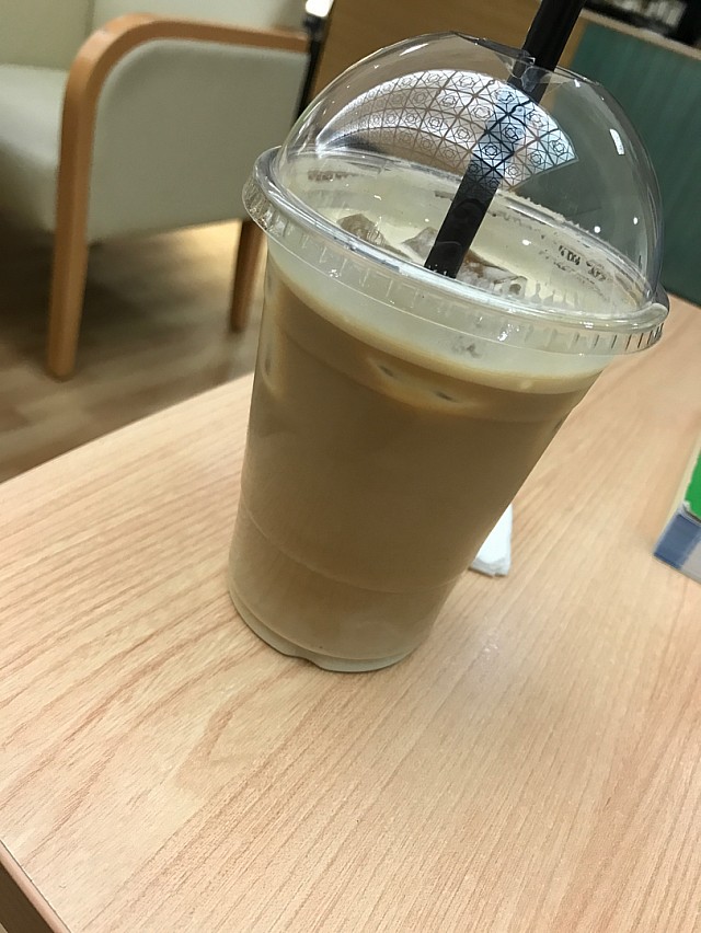 Ice latte from a new coffee shop in AOU in Aali. They are actually pretty good. Don't know if they have other branches. If you study in AOU then give them a try, you won't regret it 👍🏻