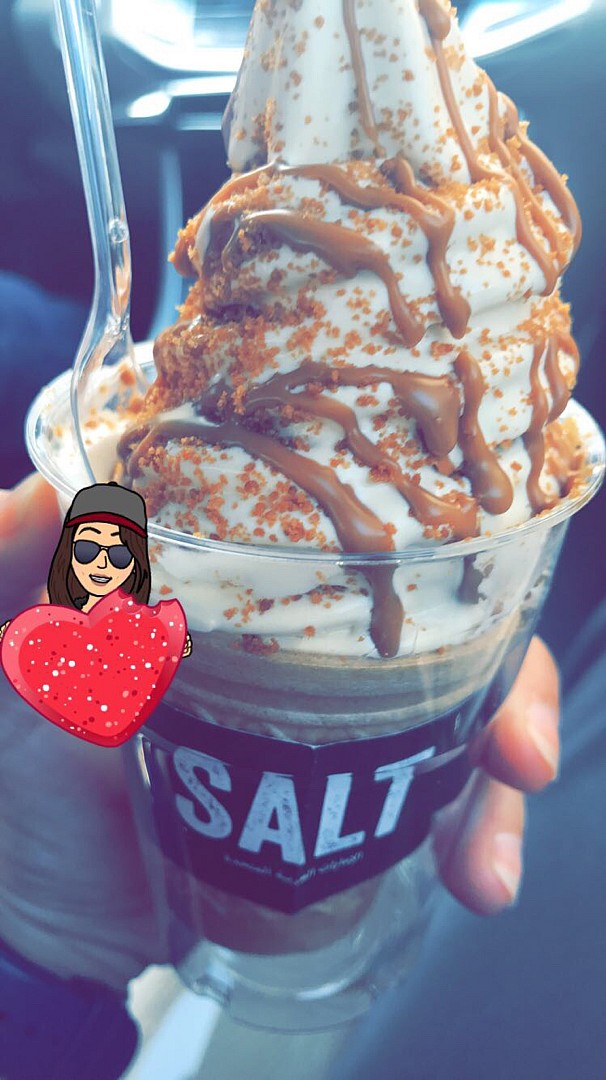 Vertical delicious i love chetos chicken burger 😍  and lotos ice cream #salt #ksa @ Salt - Saudi Arabia