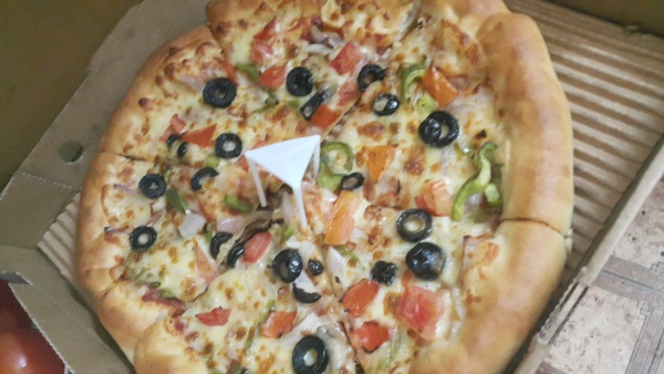 بيتزا الخضار @ Pizza Hut - Bahrain