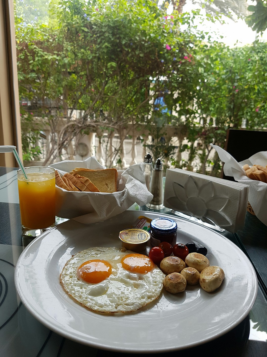 English Breakfast @ Cappuccino Cafe - Bahrain